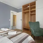 Elegant In For Remote Work With Parking And Balcony By Renters Апартаменты