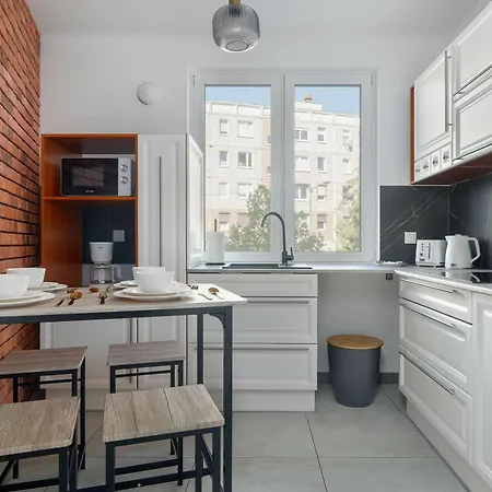 公寓 Elegant In For Remote Work With Parking And Balcony By Renters