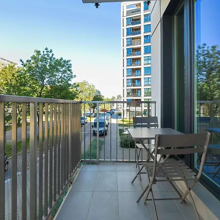 Apartament Elegant In For Remote Work With Parking And Balcony By Renters *