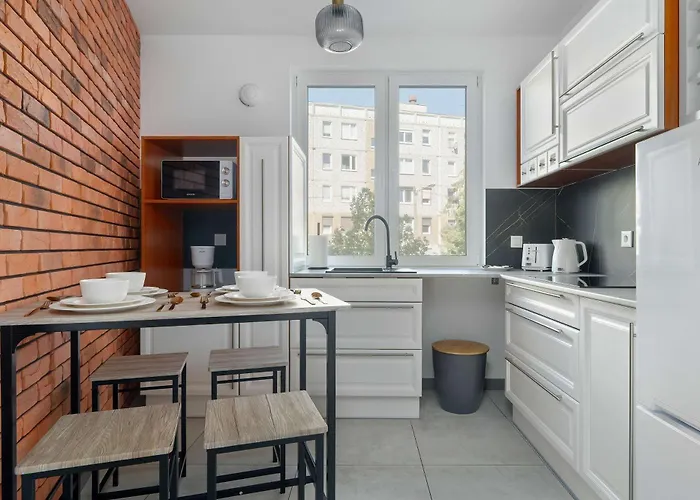 公寓 Elegant In For Remote Work With Parking And Balcony By Renters