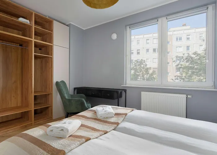 公寓 Elegant In For Remote Work With Parking And Balcony By Renters 波兹南