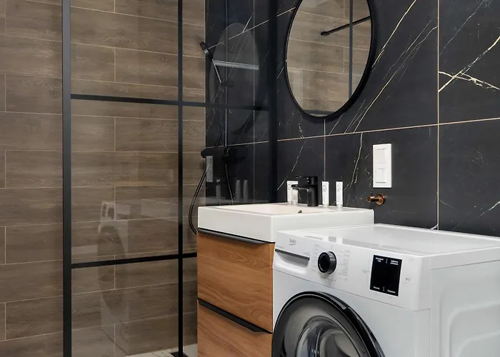 Elegant In For Remote Work With Parking And Balcony By Renters 波兹南