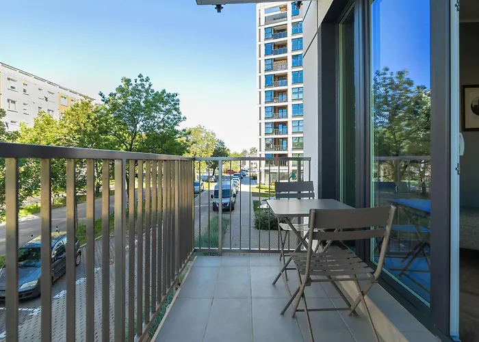 公寓 Elegant In For Remote Work With Parking And Balcony By Renters *